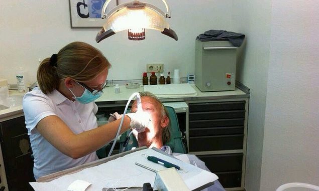 dentist dating în marea britanie)