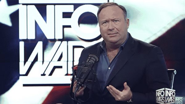 Teoreticianul conspirației, fondatorul Infowars, Alex Jones