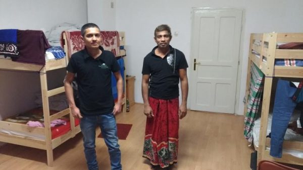 Clujul tolerant nu suportă sri lankezii, vecinii au făcut petiție împotriva unui angajator care a adus 22 de migranți legali. ”Din prima zi vecinii au chemat Poliția” Foto: actualdecluj.ro