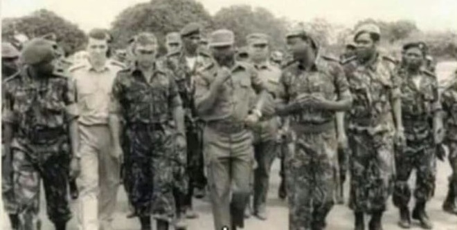 Putin a stat în Tanzania timp de 4 ani antrenând luptătorii pentru libertate în perioada 1973 - 1977. Foto: Emmerson Mnangagwa, Zimbabwe, Samora Machel.