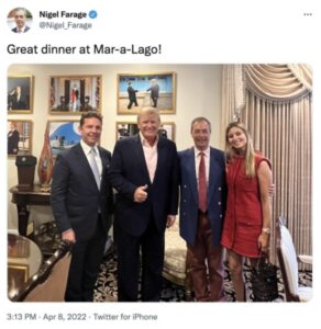 Donald Trump a fost primul care l-a felicitat pe Nigel Farage, prezentatorul GB News, după ce a câștigat titlul de Prezentatorul de știri al anului la Premiile Tric 2023.