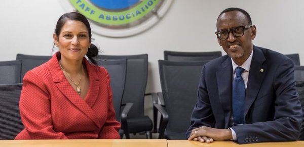 Priti Patel cu dictatatorul din Rwanda Paul Kagame