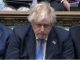 Boris Johnson își cere scuze pentru încălcarea izolării, deoarece unii parlamentari îi cer demisia