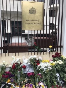 Ministrul de externe David Cameron a efectuat o vizită în Republica Moldova după călătoria sa în Ucraina și a discutat cu președintele moldovean Maia Sandu despre securitatea în Marea Neagră și cooperarea bilaterală.