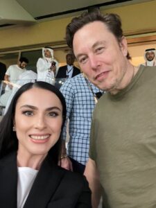 Elon Musk a cumpărat Twitter cu ajutorul investitorilor Prințul Alwaleed bin Talal din Arabia Saudită, Dorsey și Qatar