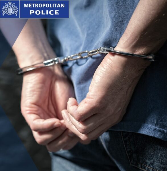 Poliția are competența de a aresta oriunde și în orice moment, inclusiv pe stradă, acasă sau la locul de muncă.