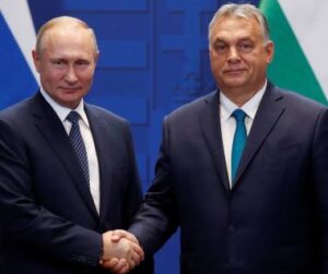 Ambasadorul SUA în Ungaria l-a acuzat pe premierul Viktor Orbán că duce o "politică externă fantezistă" care servește interesele lui Vladimir Putin și ale Kremlinului și dăunează unității alianței NATO.