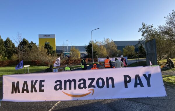 Amazon a anunțat că intenționează să își închidă sediul din Rugeley și să ofere tuturor angajaților afectați locuri de muncă la noul său centru de aprovizionare din Sutton Coldfield. Gigantul comerțului online cu amănuntul va deschide în octombrie sediul său din Peddimore, în valoare de 500 de milioane de lire sterline, care va angaja 1.400 de persoane, numărul acestora urmând să crească la 2.000 după trei ani. Tuturor celor 1.000 de angajați de la centrul din Rugeley, care se va închide, li se vor oferi locuri de muncă la centrul din Peddimore sau la alte centre Amazon. Se înțelege că depozitul va folosi robotica pentru a ajuta personalul să selecteze produsele și pentru a crește productivitatea, urmând să fie angajat mai mult personal pentru posturi precum tehnicieni și ingineri.