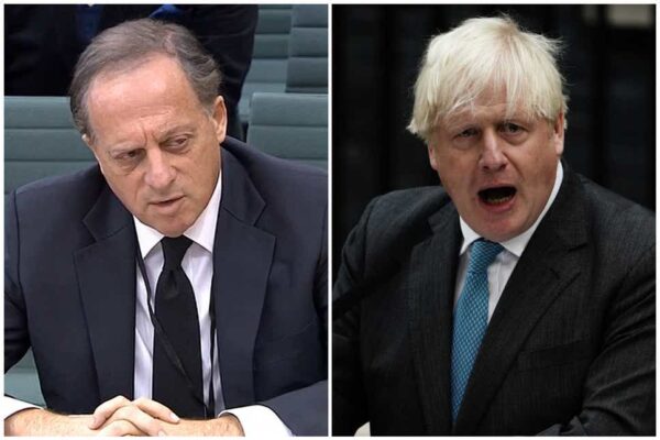 Richard Sharp, a lucrat ca bancher la Goldman Sachs și a fost donator al Partidului Conservator. A fost numit președinte al BBC, supervizând știrile și gestionând relațiile cu guvernul lui Boris Johnson în timpul programului de vaccinuri Moderna și AstraZeneca.