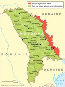 Nu sunt necesare vize pentru a intra în Moldova dacă șederea dumneavoastră este mai mică de 90 de zile. Pentru toate celelalte tipuri de viză, contactați Ambasada Republicii Moldova la Londra.În calitate de vizitator, aveți voie să petreceți cel mult 90 de zile în orice perioadă de șase luni în Moldova. În orice punct oficial de intrare, data sosirii dumneavoastră va fi înregistrată automat. Autoritățile moldovenești aplică cu strictețe sancțiuni (inclusiv deportarea) împotriva vizitatorilor străini care depășesc termenii vizelor. Sunt necesare permise de ședere și/sau de muncă pentru sejururi de peste 90 de zile. De obicei, permisele de imigrare, de ședere și de muncă trebuie prelungite anual, dar pot fi eliberate pentru până la cinci ani. Alternativ, trebuie să vă regularizați șederea solicitând o viză de ședere sau de muncă.