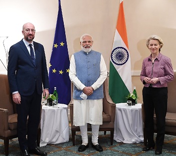 Președintele Michel Charles Michel, președintele Consiliului European, și Ursula Vvon der Leyen, președintele Comisiei Europene, s-au întâlnit cu Narendra Modi, prim-ministrul Indiei, în marja summitului G20, care a avut loc la 29 octombrie 2021, la Roma.
