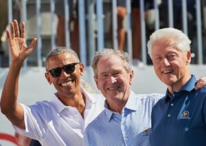 Președintele american, George W. Bush, a acuzat Irakul și Afganistanul pentru atacurile de la 11 septembrie 2001,Bill Clinton și Barack Obama în imagine