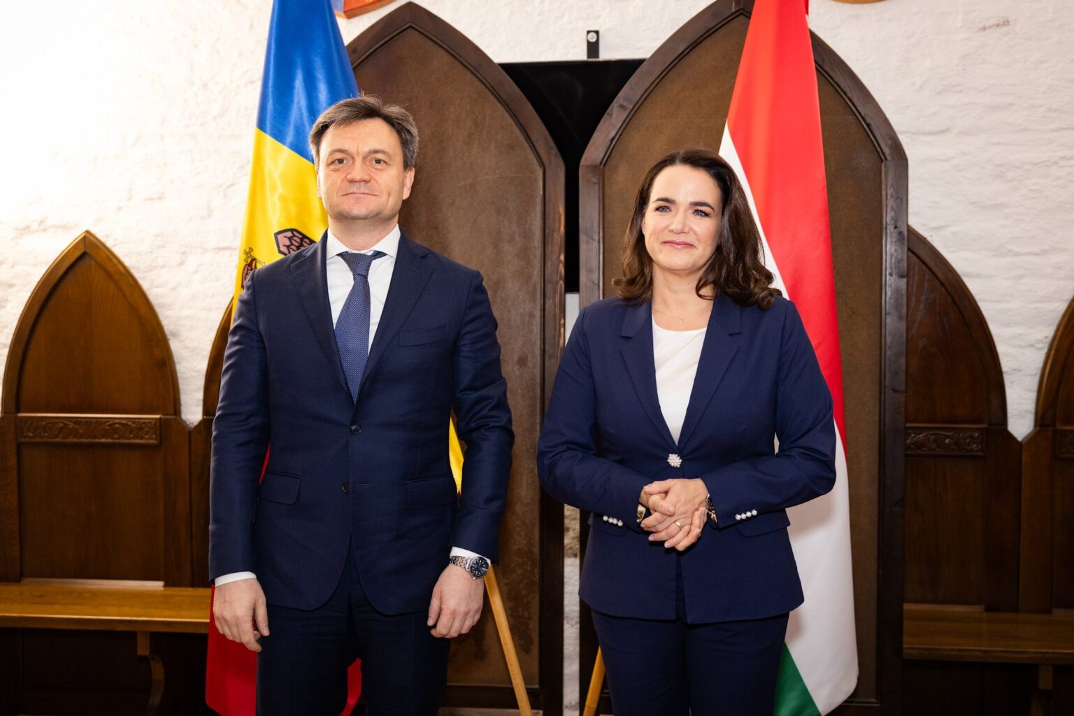 Prim-ministrul Republicii Moldova, Dorin Recean, a fost primit la Castelul Gyula în timpul vizitei sale în Ungaria de către Președinta Ungariei, Katalin Novak, la 25 ian. 2024