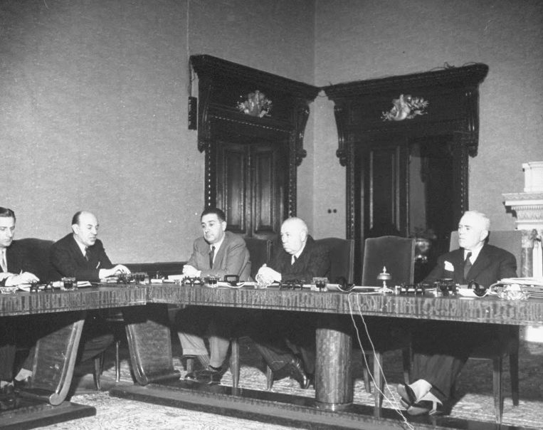 Petru Groza (7 decembrie 1884 - 7 ianuarie 1958) a fost un politician român de origine austro-ungară, cunoscut mai ales ca primul prim-ministru al guvernului dominat de Partidul Comunist sub ocupație sovietică în timpul primelor etape ale regimului comunist din România și, ulterior, ca președinte al Prezidiului Marii Adunări Naționale (șeful nominal al statului român) din 1952 până la moartea sa în 1958.