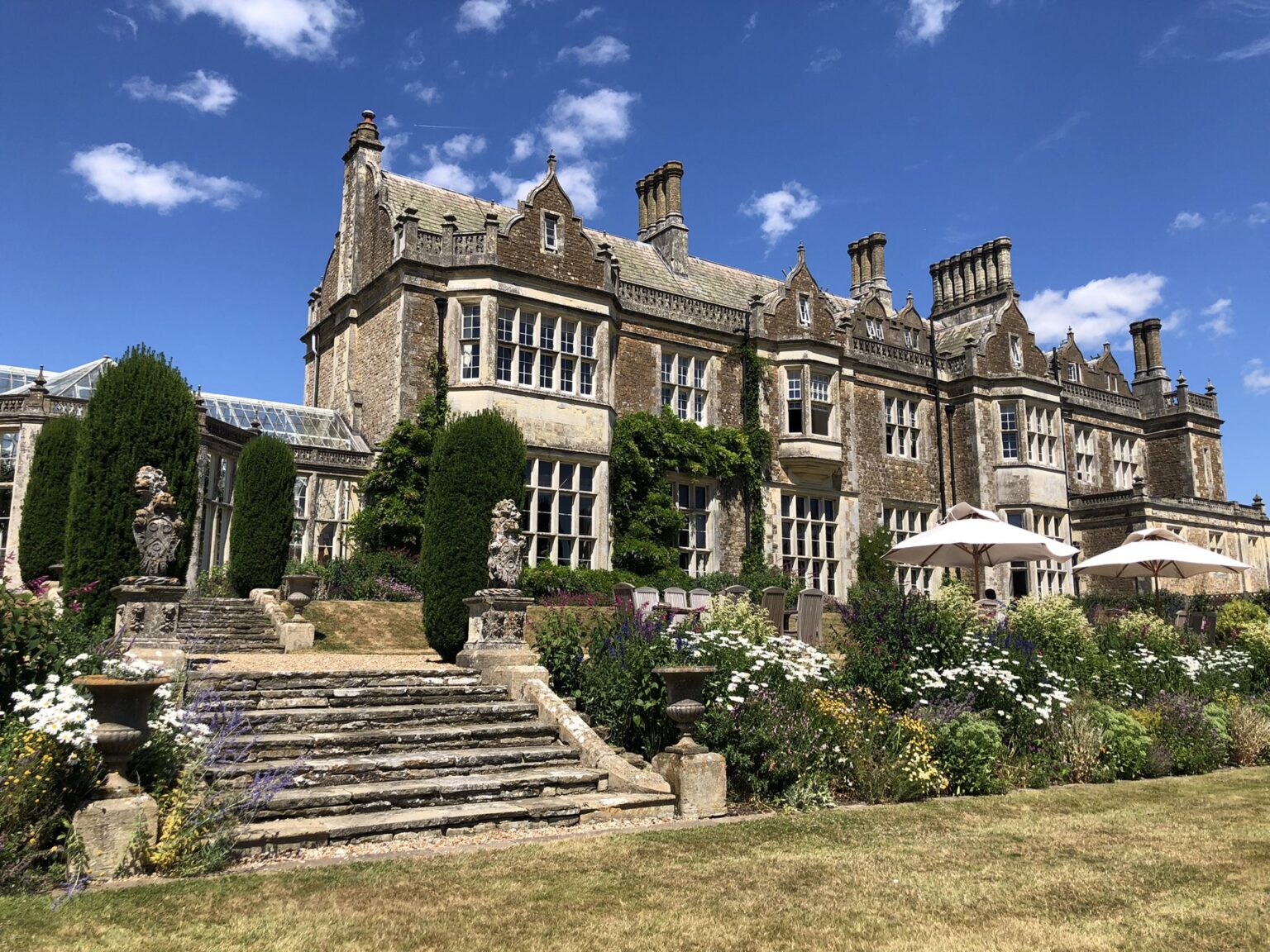 Wilton Park a fost fondat la 12 ianuarie 1946 de Heinz Koeppler, ca parte a unei inițiative inspirate de Winston Churchill, care, în 1944, a cerut ca Regatul Unit să ajute la instaurarea unei democrații în Germania după cel de-al Doilea Război Mondial.