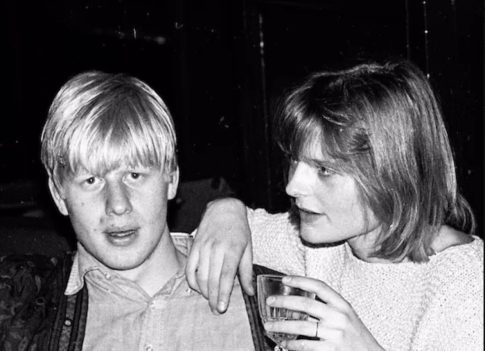 Alexander Boris de Pfeffel Johnson a fost prim-ministru al Regatului Unit și lider al Partidului Conservator din 2019 până în 2022. Allegra Mostyn-Owen a fost prima sa soție.
